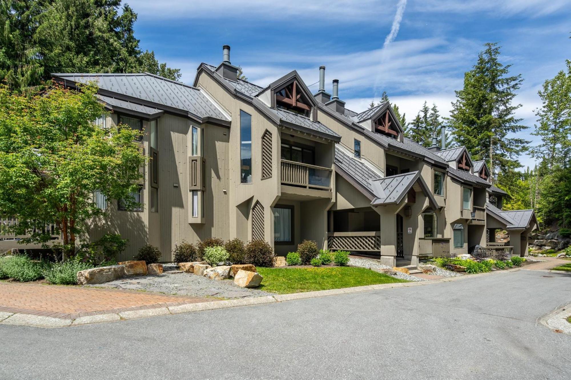 Holiday home Gables 57 | Pet-friendly Townhome In Superb Upper Village Location With Secure Parking Whistler