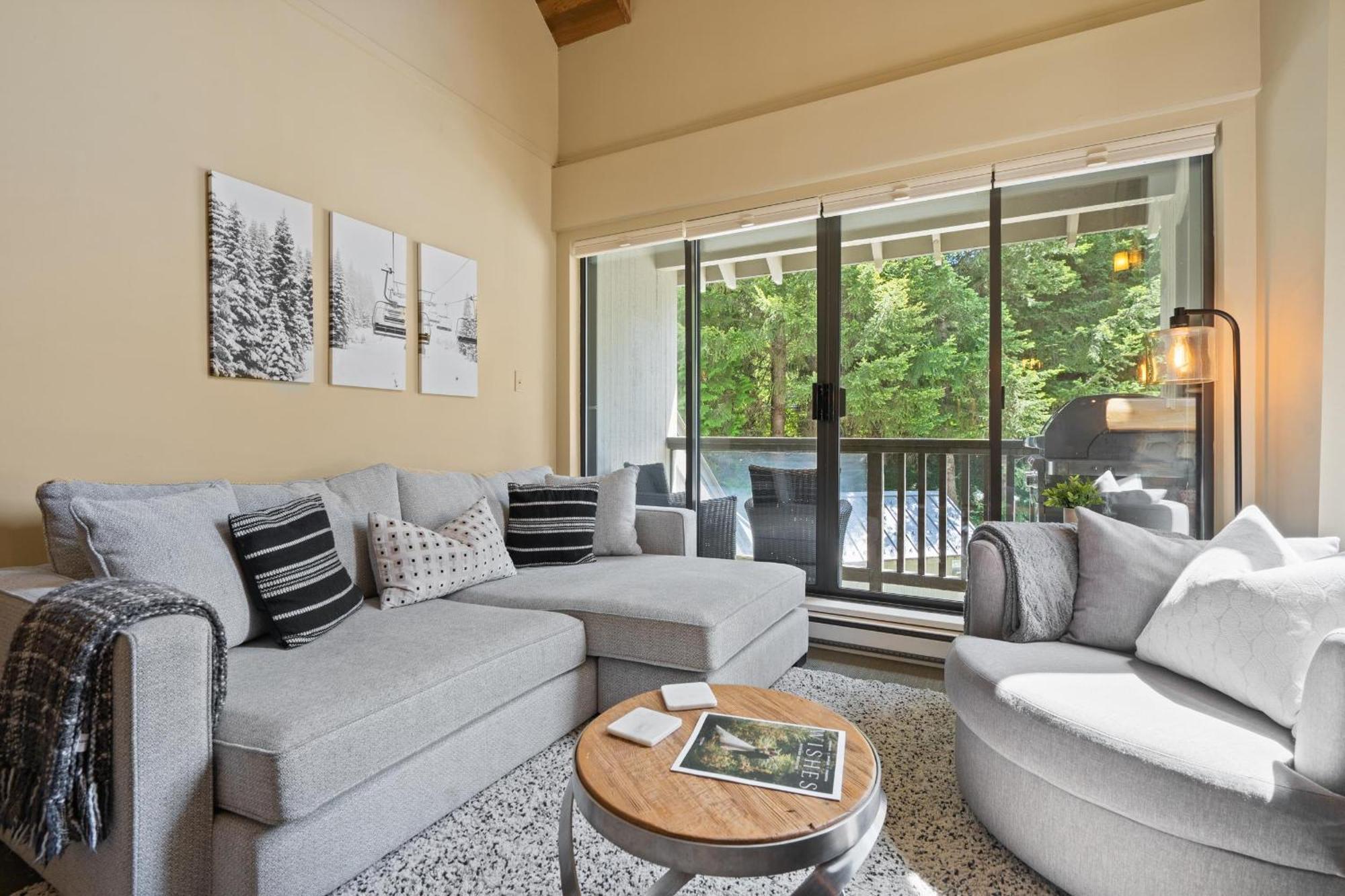 Gables 57 | Pet-friendly Townhome In Superb Upper Village Location With Secure Parking *